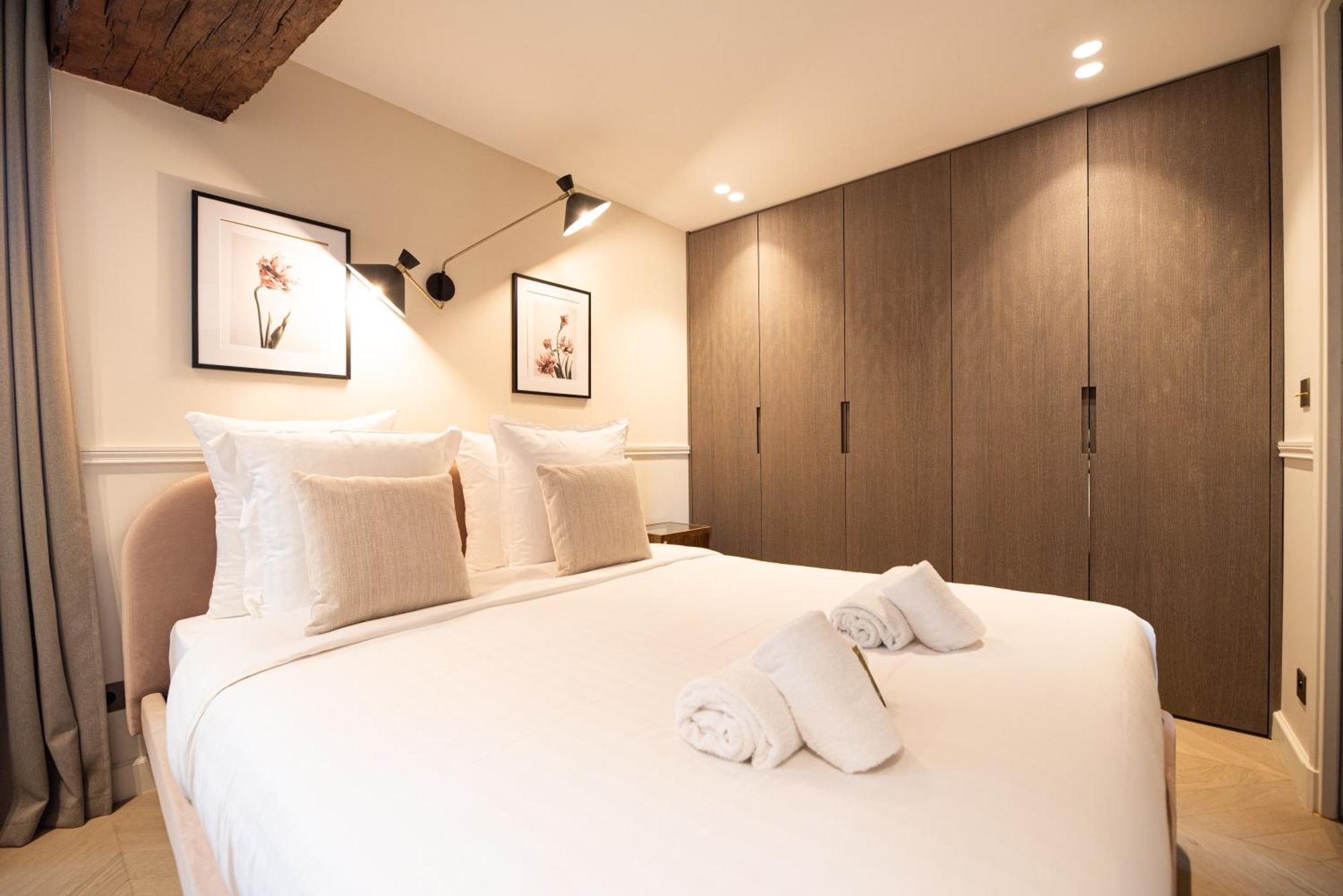 Mbm - Luxury Home In Marais Париж Стая снимка